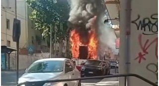 Ancona – Bus in fiamme, il M5S chiede chiarezza sulle cause e sugli investimenti